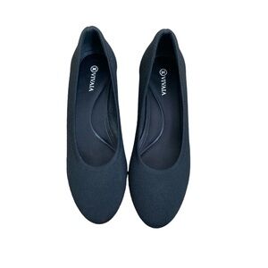 NWOT Black Vivaia Black Running Heel Size 38.5